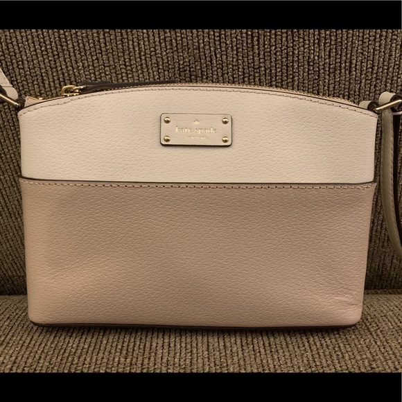 kate spade Handbags - Reduced! Beautiful Kate Spade Crossbody
